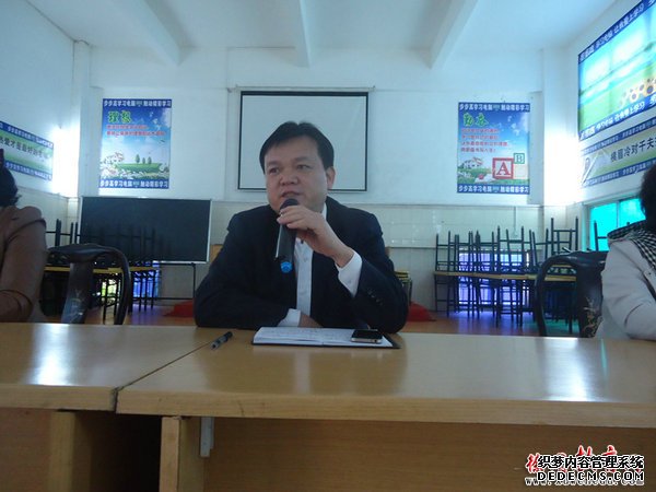 郑文彬校长.jpg