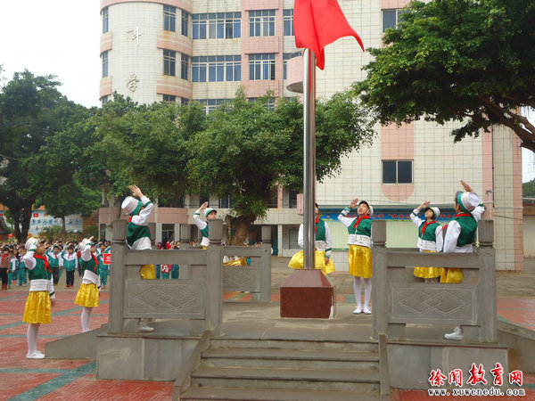 升旗仪式.JPG